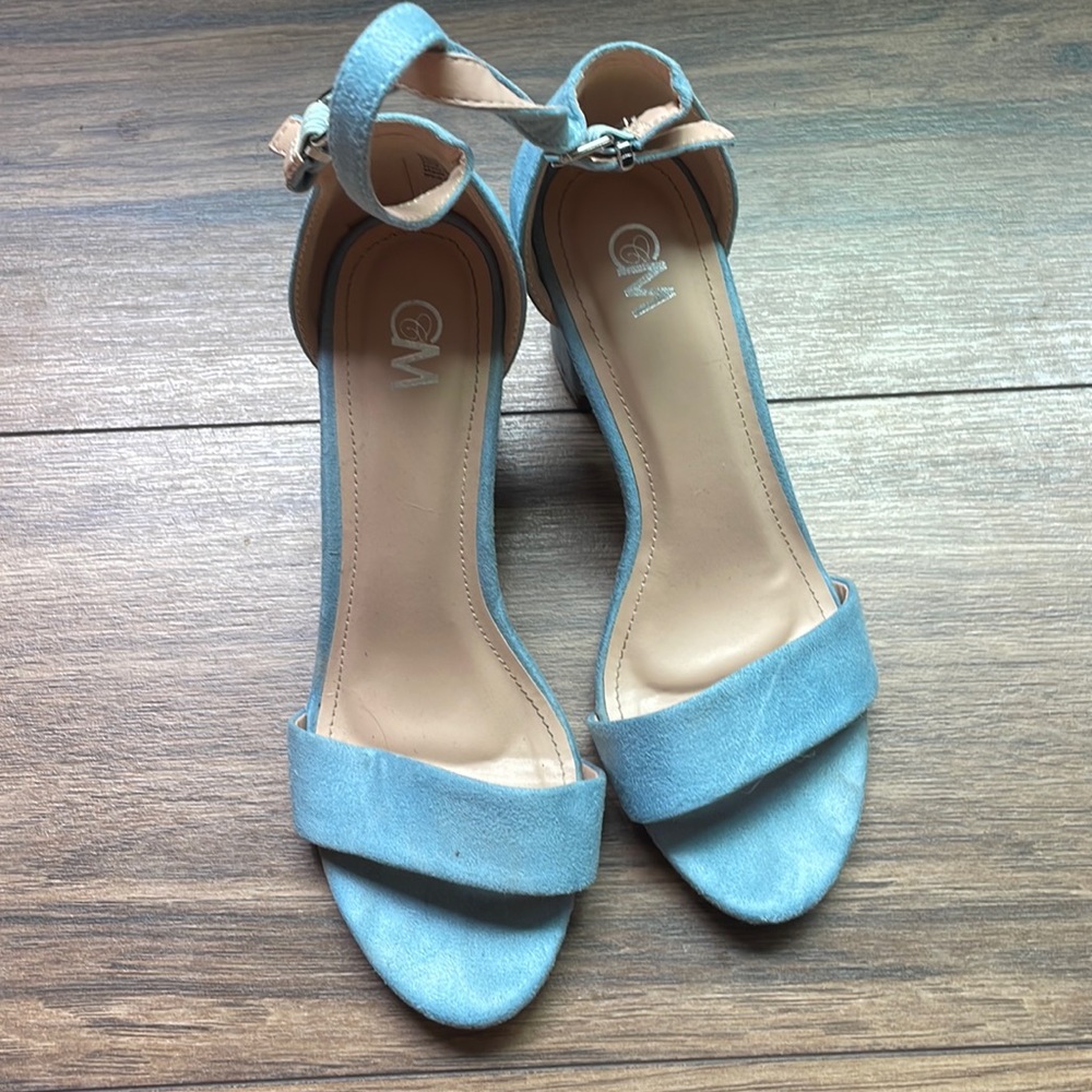 Size 7 heels, block heel, light blue color